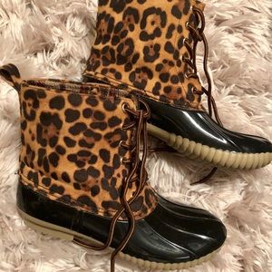 Cheetah low cut rain boots